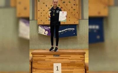 Ein Talent aus der Sport!Klasse springt auf den 1. Platz