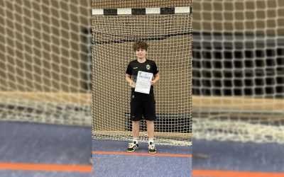 Jonas Berger wird Oberliga-West-Meister im Hockey 