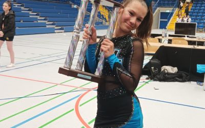 CLL Lonestars Cheerleader gewinnen zum zweiten Mal einen Bid für die Weltmeisterschaften